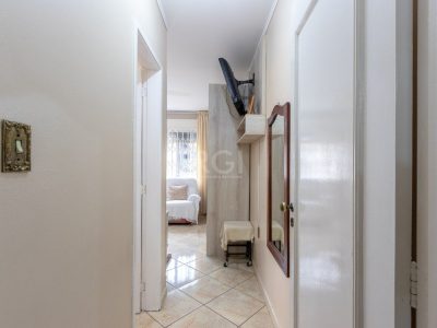 Casa à venda com 450m², 4 quartos, 1 suíte, 9 vagas no bairro Medianeira em Porto Alegre - Foto 8