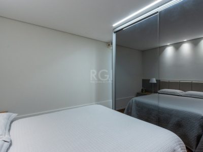 Apartamento à venda com 256m², 3 quartos, 3 suítes, 3 vagas no bairro Moinhos de Vento em Porto Alegre - Foto 43