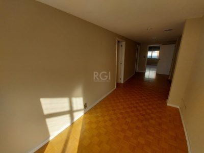 Apartamento à venda com 381m², 4 quartos, 1 suíte, 2 vagas no bairro Moinhos de Vento em Porto Alegre - Foto 14