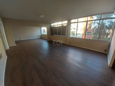 Apartamento à venda com 381m², 4 quartos, 1 suíte, 2 vagas no bairro Moinhos de Vento em Porto Alegre - Foto 7