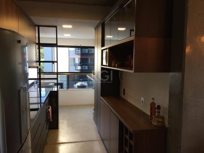 Apartamento à venda com 68m², 2 quartos, 1 suíte, 2 vagas no bairro Petrópolis em Porto Alegre - Foto 3