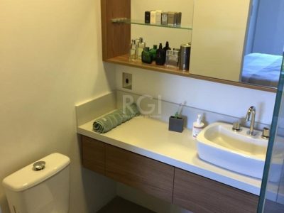 Apartamento à venda com 68m², 2 quartos, 1 suíte, 2 vagas no bairro Petrópolis em Porto Alegre - Foto 15