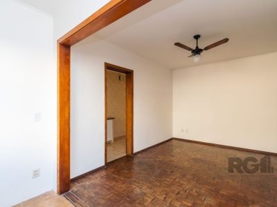 Apartamento à venda com 65m², 2 quartos, 1 vaga no bairro Higienópolis em Porto Alegre - Foto 3