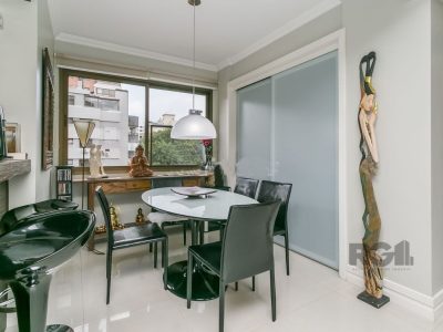 Apartamento à venda com 95m², 3 quartos, 1 suíte, 3 vagas no bairro Petrópolis em Porto Alegre - Foto 3