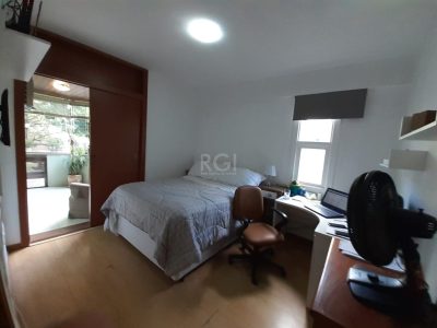 Apartamento à venda com 127m², 3 quartos, 1 suíte, 1 vaga no bairro Petrópolis em Porto Alegre - Foto 11