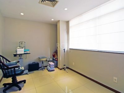 Conjunto/Sala à venda com 94m² no bairro Centro Histórico em Porto Alegre - Foto 11