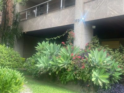 Cobertura à venda com 290m², 3 quartos, 1 suíte, 2 vagas no bairro Petrópolis em Porto Alegre - Foto 2