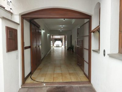 Casa à venda com 315m², 5 quartos, 1 suíte, 6 vagas no bairro Santana em Porto Alegre - Foto 55