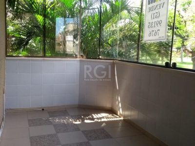 Apartamento à venda com 85m², 3 quartos, 1 suíte, 2 vagas no bairro Jardim Itu em Porto Alegre - Foto 3