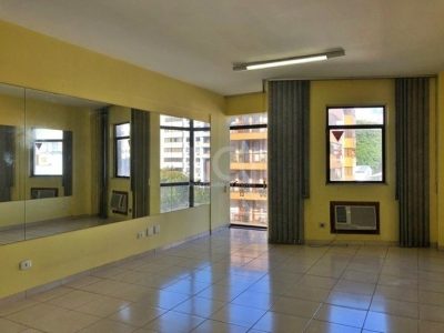 Conjunto/Sala à venda com 45m², 1 vaga no bairro Auxiliadora em Porto Alegre - Foto 4