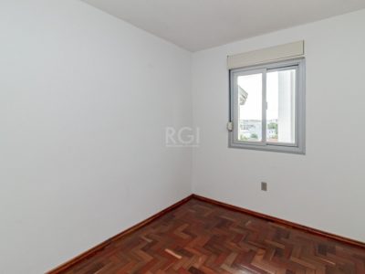 Casa à venda com 287m², 3 quartos, 1 suíte, 3 vagas no bairro Jardim Carvalho em Porto Alegre - Foto 11