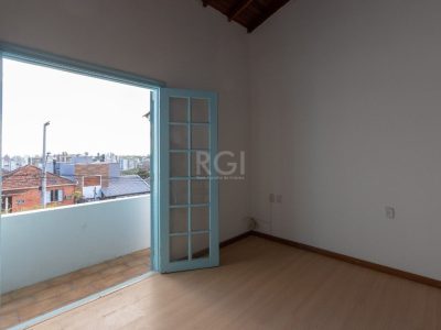 Casa à venda com 266m², 4 quartos, 1 suíte, 3 vagas no bairro Tristeza em Porto Alegre - Foto 23