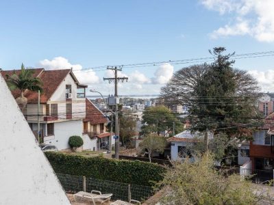 Casa à venda com 266m², 4 quartos, 1 suíte, 3 vagas no bairro Tristeza em Porto Alegre - Foto 24