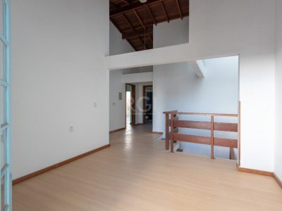 Casa à venda com 266m², 4 quartos, 1 suíte, 3 vagas no bairro Tristeza em Porto Alegre - Foto 25