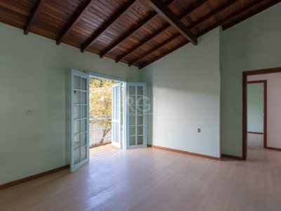 Casa à venda com 266m², 4 quartos, 1 suíte, 3 vagas no bairro Tristeza em Porto Alegre - Foto 33