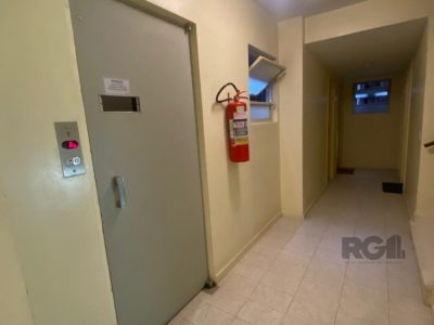 Apartamento à venda com 71m², 3 quartos, 1 suíte, 1 vaga no bairro Auxiliadora em Porto Alegre - Foto 6