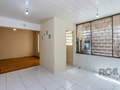 Apartamento à venda com 88m², 3 quartos no bairro Petrópolis em Porto Alegre - Foto 2