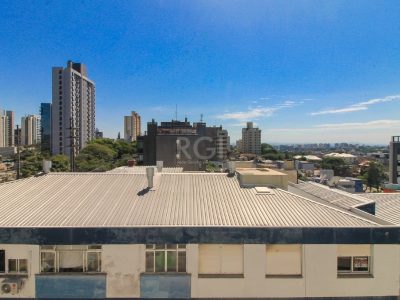 Cobertura à venda com 261m², 3 quartos, 1 suíte, 2 vagas no bairro Petrópolis em Porto Alegre - Foto 38