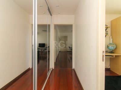 Cobertura à venda com 261m², 3 quartos, 1 suíte, 2 vagas no bairro Petrópolis em Porto Alegre - Foto 100