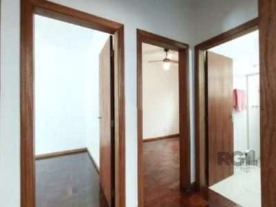 Casa à venda com 128m², 3 quartos, 7 vagas no bairro Vila Ipiranga em Porto Alegre - Foto 9