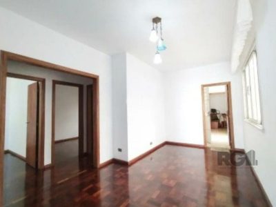 Casa à venda com 128m², 3 quartos, 7 vagas no bairro Vila Ipiranga em Porto Alegre - Foto 6