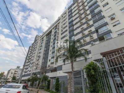 Apartamento à venda com 67m², 2 quartos, 1 suíte, 1 vaga no bairro Passo d'Areia em Porto Alegre - Foto 2