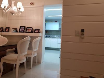 Apartamento à venda com 106m², 3 quartos, 1 suíte, 2 vagas no bairro Passo d'Areia em Porto Alegre - Foto 3