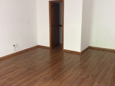 Conjunto/Sala à venda com 47m² no bairro Auxiliadora em Porto Alegre - Foto 3