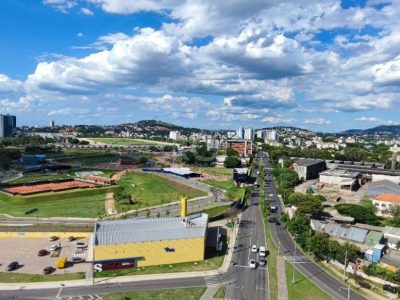 Apartamento à venda com 104m², 3 quartos, 1 suíte, 2 vagas no bairro Cristal em Porto Alegre - Foto 3