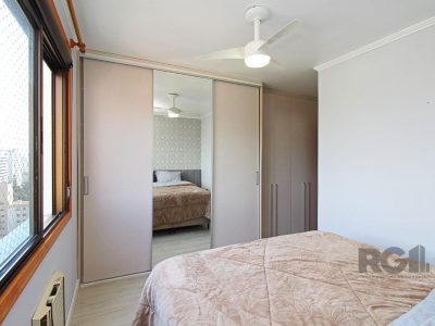 Apartamento à venda com 97m², 3 quartos, 1 suíte, 2 vagas no bairro Jardim Europa em Porto Alegre - Foto 8