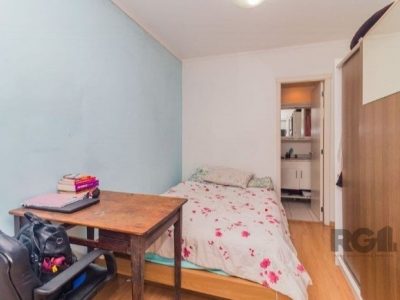 Apartamento à venda com 66m², 3 quartos, 1 suíte, 1 vaga no bairro Partenon em Porto Alegre - Foto 9