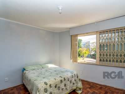 Apartamento à venda com 90m², 3 quartos, 1 suíte, 1 vaga no bairro Medianeira em Porto Alegre - Foto 10