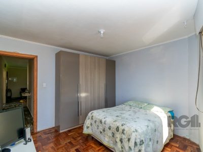 Apartamento à venda com 90m², 3 quartos, 1 suíte, 1 vaga no bairro Medianeira em Porto Alegre - Foto 11