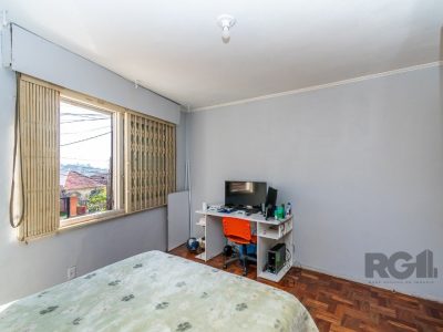 Apartamento à venda com 90m², 3 quartos, 1 suíte, 1 vaga no bairro Medianeira em Porto Alegre - Foto 13