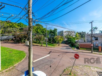 Apartamento à venda com 90m², 3 quartos, 1 suíte, 1 vaga no bairro Medianeira em Porto Alegre - Foto 15