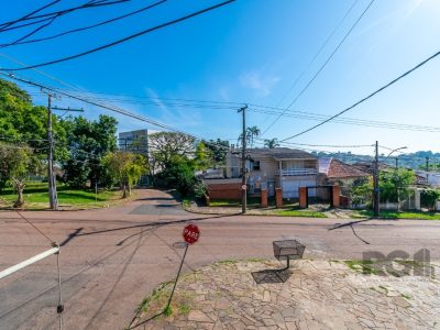 Apartamento à venda com 90m², 3 quartos, 1 suíte, 1 vaga no bairro Medianeira em Porto Alegre - Foto 16