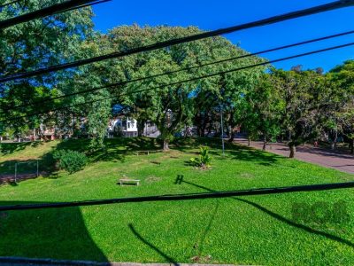 Apartamento à venda com 90m², 3 quartos, 1 suíte, 1 vaga no bairro Medianeira em Porto Alegre - Foto 27