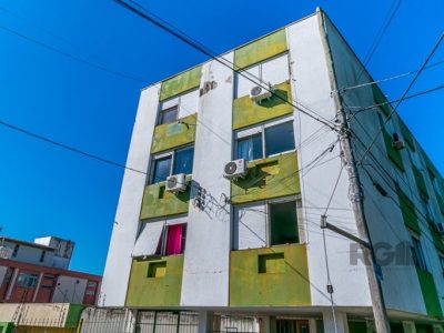 Apartamento à venda com 90m², 3 quartos, 1 suíte, 1 vaga no bairro Medianeira em Porto Alegre - Foto 40