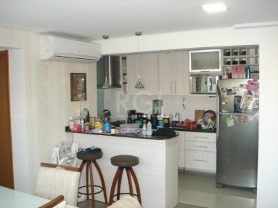 Apartamento à venda com 65m², 2 quartos, 1 suíte, 1 vaga no bairro Tristeza em Porto Alegre - Foto 2