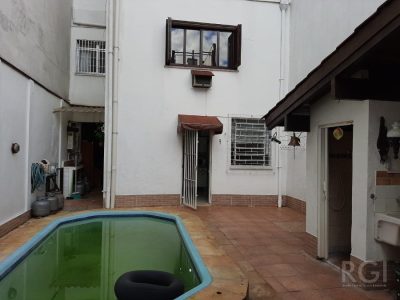 Casa à venda com 136m², 4 quartos, 2 vagas no bairro Rio Branco em Porto Alegre - Foto 30