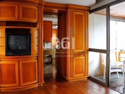 Apartamento à venda com 131m², 3 quartos, 1 suíte, 2 vagas no bairro Auxiliadora em Porto Alegre - Foto 4