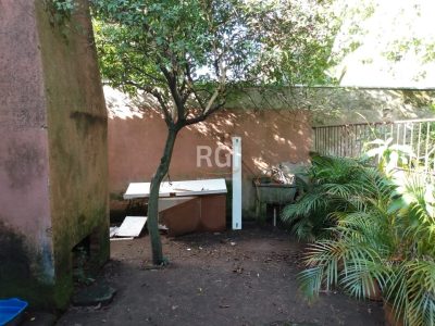 Casa à venda com 280m², 4 quartos, 1 vaga no bairro Santana em Porto Alegre - Foto 5