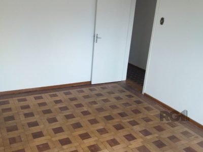 Apartamento à venda com 86m², 3 quartos no bairro Passo d'Areia em Porto Alegre - Foto 10