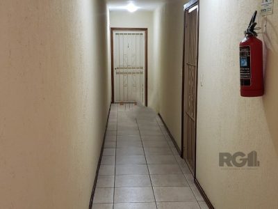 Apartamento à venda com 66m², 2 quartos no bairro Passo d'Areia em Porto Alegre - Foto 4