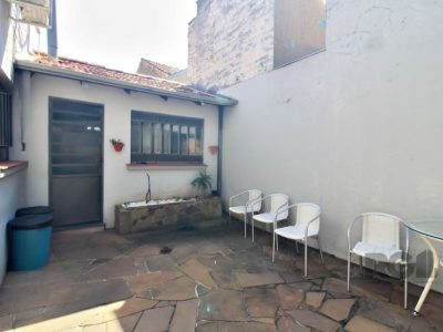 Casa à venda com 160m², 4 quartos, 1 suíte, 2 vagas no bairro Glória em Porto Alegre - Foto 28