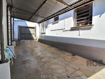 Casa à venda com 160m², 4 quartos, 1 suíte, 2 vagas no bairro Glória em Porto Alegre - Foto 27