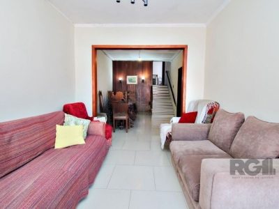 Casa à venda com 160m², 4 quartos, 1 suíte, 2 vagas no bairro Glória em Porto Alegre - Foto 6