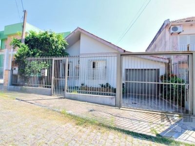 Casa à venda com 160m², 4 quartos, 1 suíte, 2 vagas no bairro Glória em Porto Alegre - Foto 29