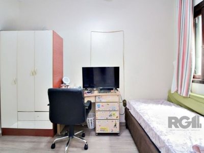 Casa à venda com 160m², 4 quartos, 1 suíte, 2 vagas no bairro Glória em Porto Alegre - Foto 23