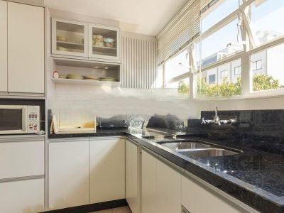 Apartamento à venda com 118m², 3 quartos, 1 suíte, 1 vaga no bairro Petrópolis em Porto Alegre - Foto 10